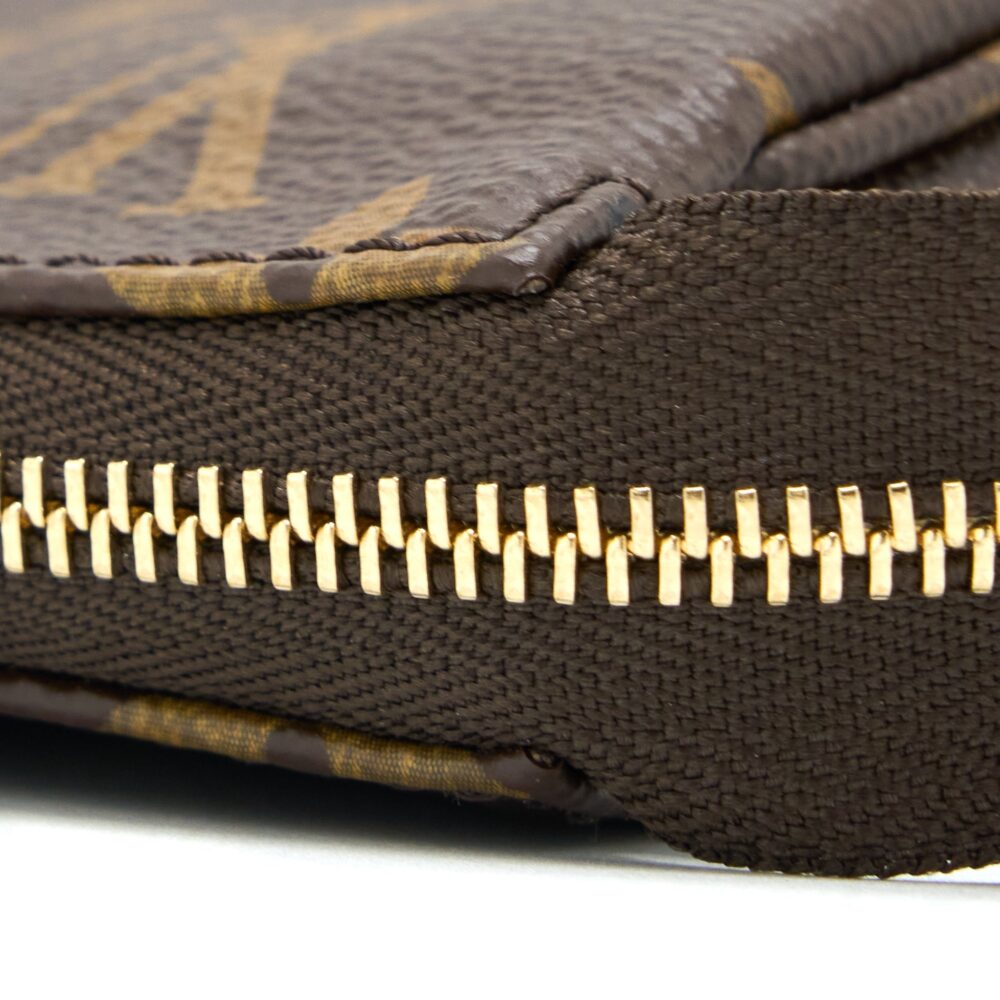 AAA Replica Louis Vuitton LV POCHETTE ACCESSORIES MONOGRAM CANVAS GHW