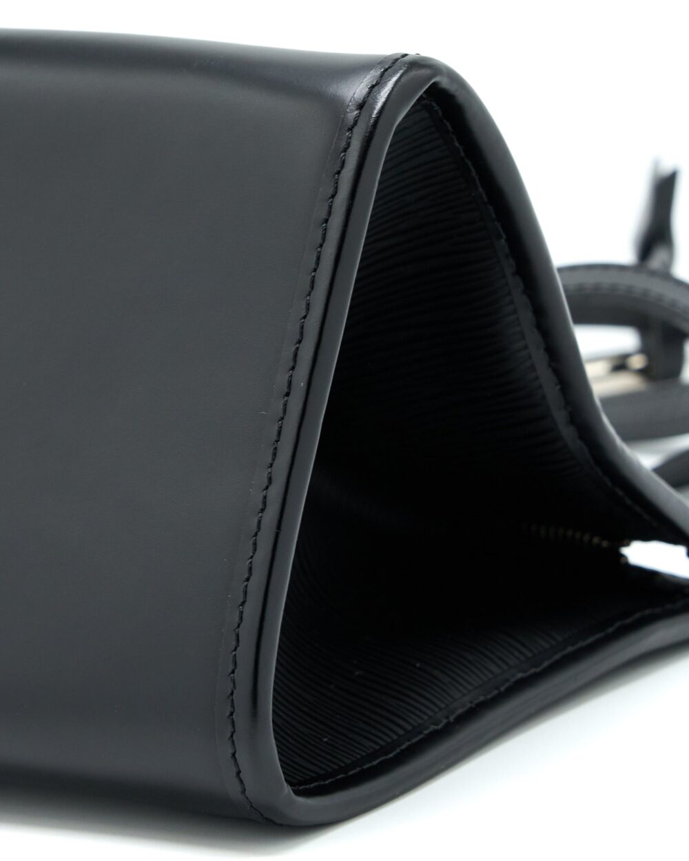 AAA Replica Louis Vuitton LV MADELEINE PM EPI BLACK SHW