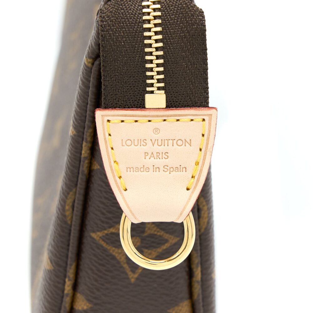 AAA Replica Louis Vuitton LV POCHETTE ACCESSORIES MONOGRAM CANVAS GHW