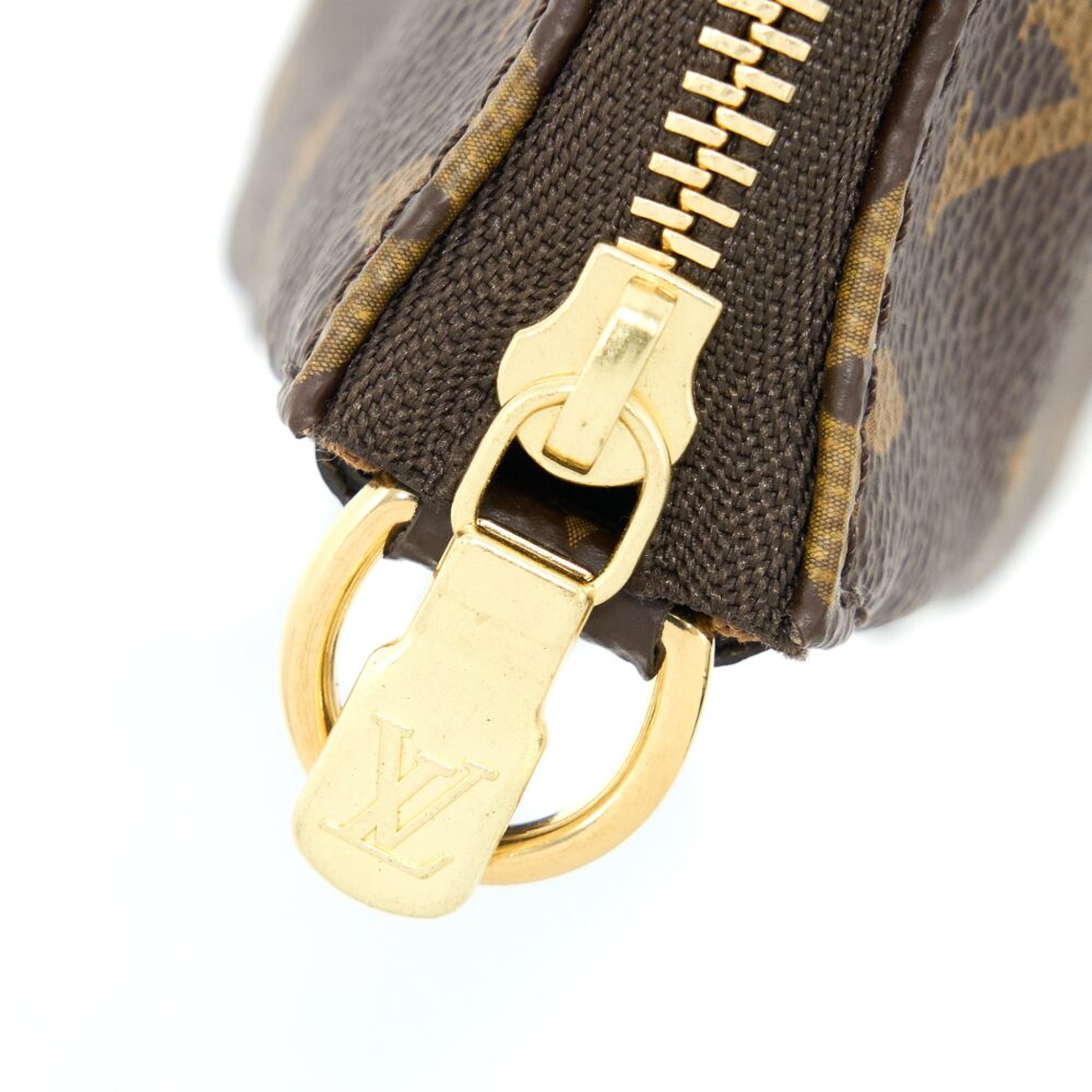 AAA Replica Louis Vuitton LV POCHETTE ACCESSORIES MONOGRAM CANVAS GHW