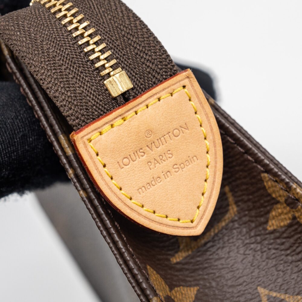 AAA Replica Louis Vuitton LV SIZE 15 TOILETRY POUCH MONOGRAM GHW