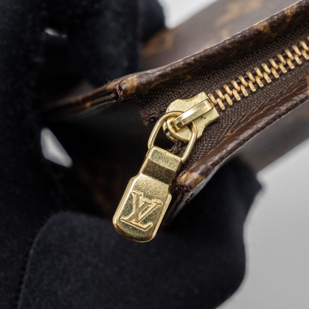 AAA Replica Louis Vuitton LV SIZE 15 TOILETRY POUCH MONOGRAM GHW