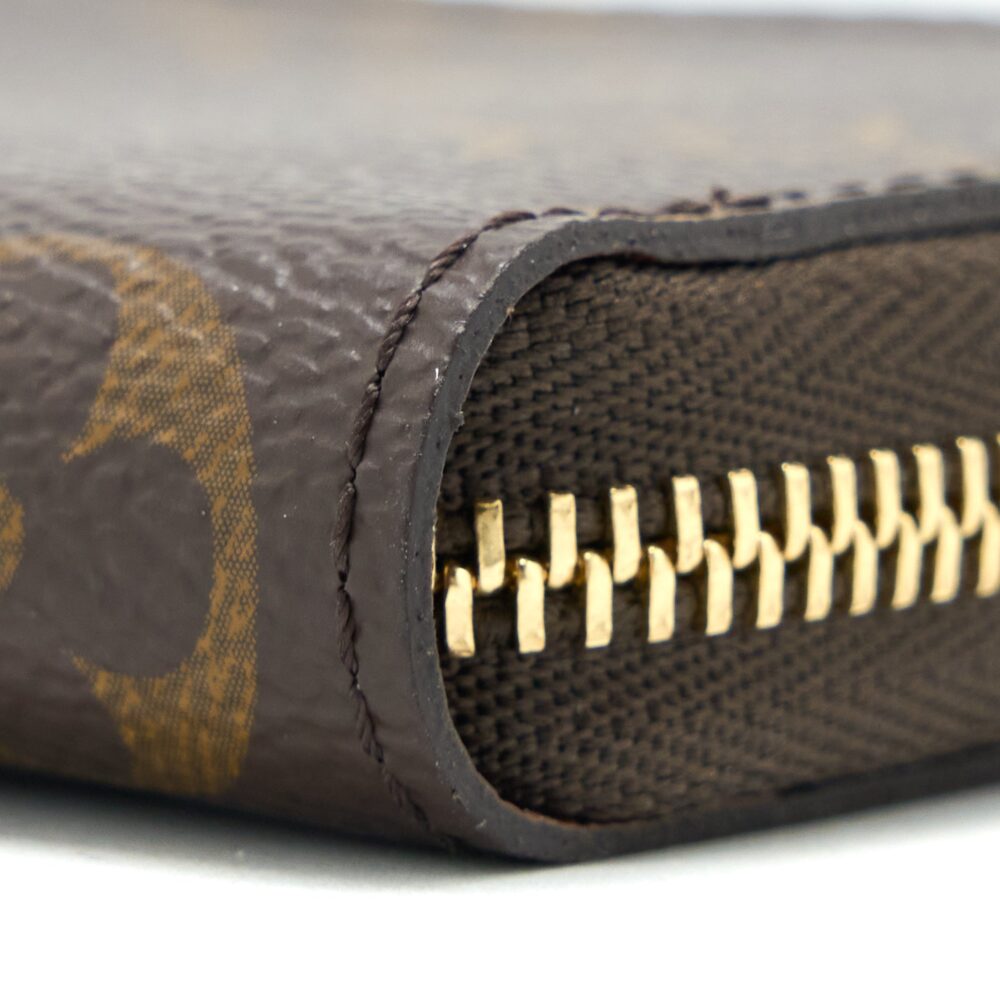 AAA Replica Louis Vuitton LV SMALL ZIP CARDHOLDER MONOGRAM CANVAS GHW