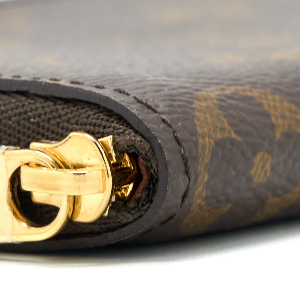 AAA Replica Louis Vuitton LV SMALL ZIP CARDHOLDER MONOGRAM CANVAS GHW