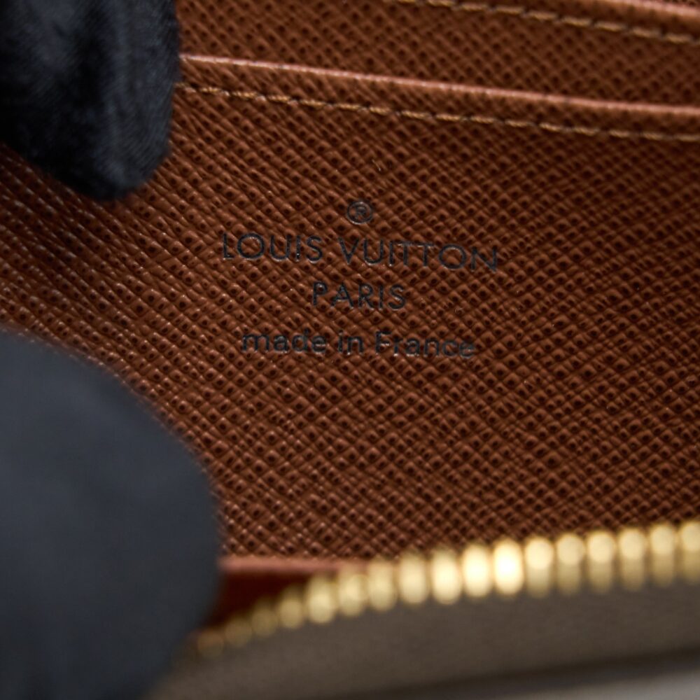 AAA Replica Louis Vuitton LV SMALL ZIP CARDHOLDER MONOGRAM CANVAS GHW