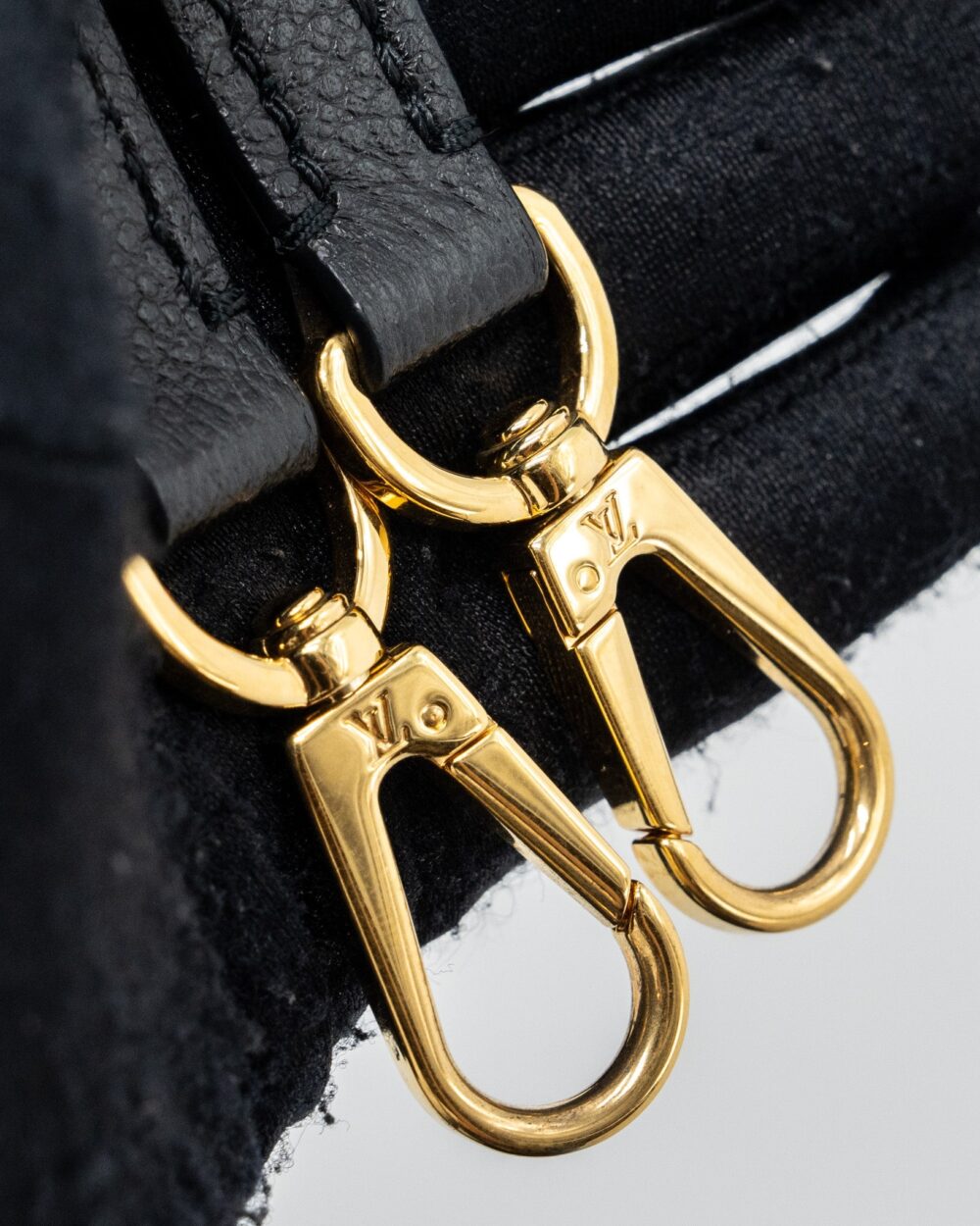 AAA Replica Louis Vuitton LV MONTAIGNE BB MONOGRAM EMPREINTE BLACK GHW