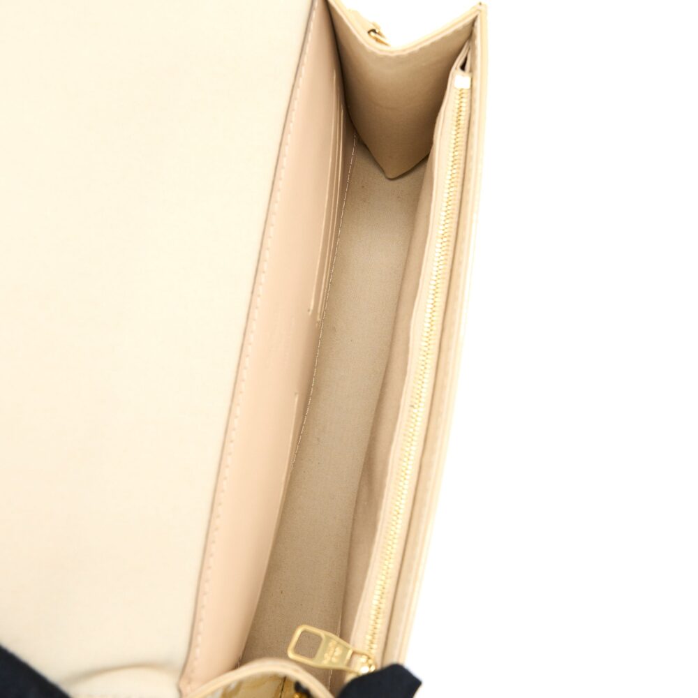 AAA Replica Louis Vuitton LV ANA VERNIS CLUTCH WITH CHAIN PATENT BEIGE GHW