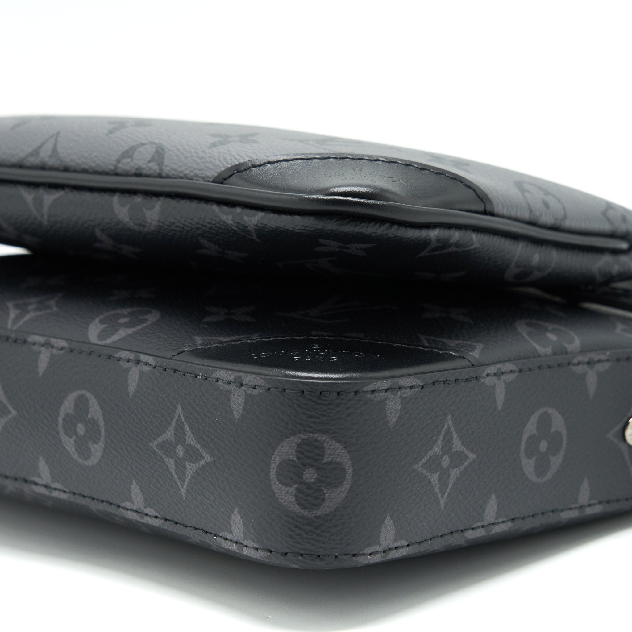 AAA Replica Louis Vuitton LV TRIO MESSENGER MONOGRAM ECLIPSE COATED CANVAS