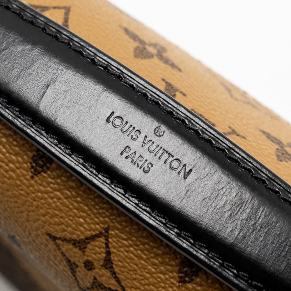 AAA Replica Louis Vuitton LV POCHETTE MÉTIS MONOGRAM REVERSE CANVAS GHW