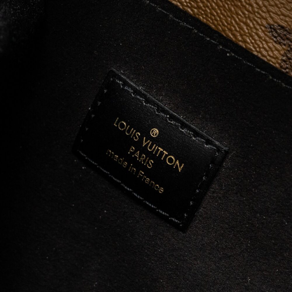AAA Replica Louis Vuitton LV POCHETTE MÉTIS MONOGRAM REVERSE CANVAS GHW