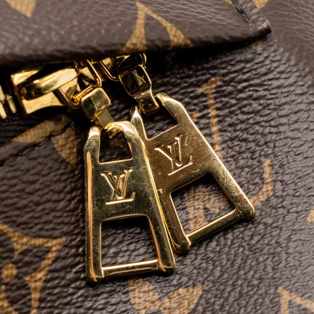 AAA Replica Louis Vuitton LV BUM BAG MONOGRAM CANVAS GHW