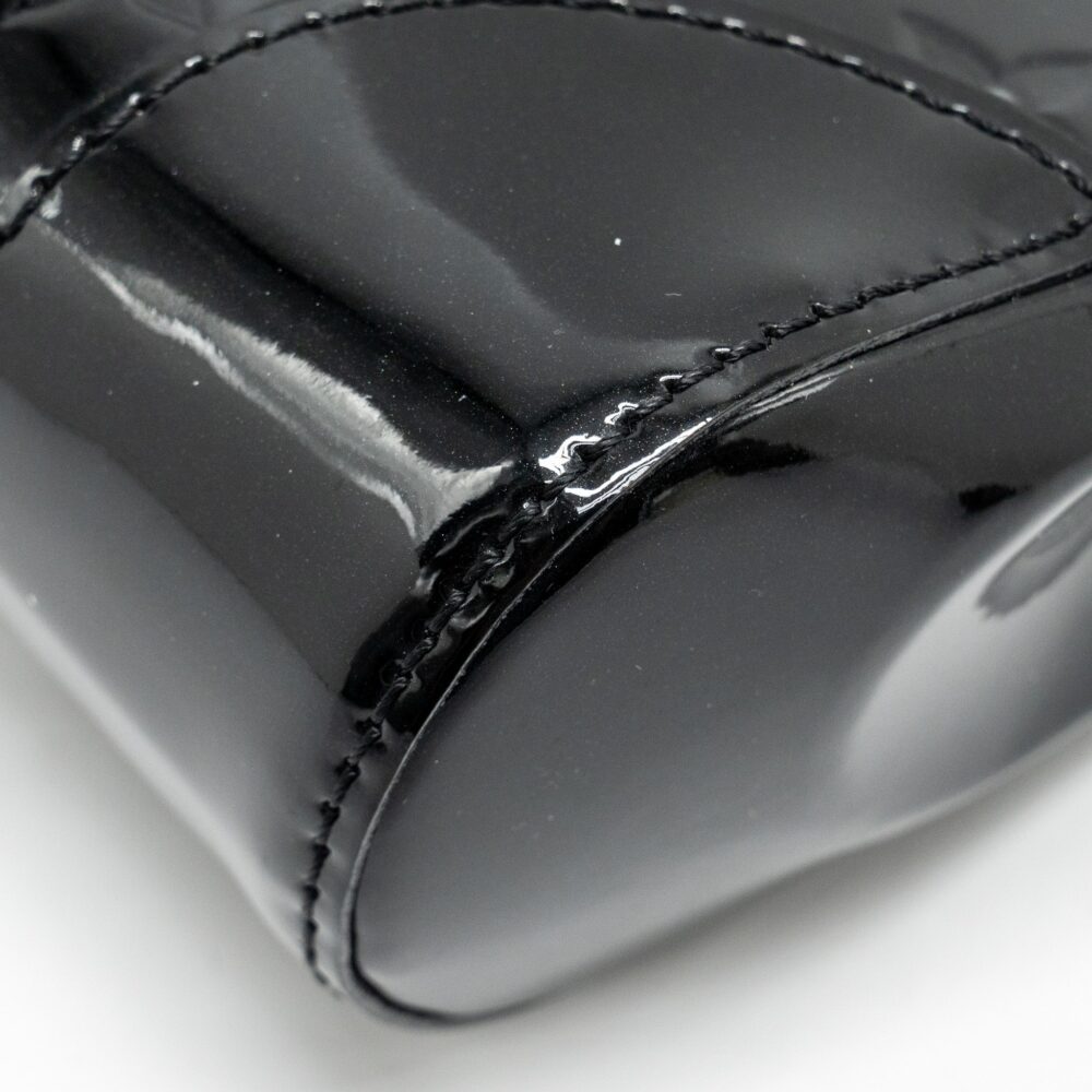 AAA Replica Louis Vuitton LV VERNIS SANTA MONICA CLUTCH PATENT BLACK GHW
