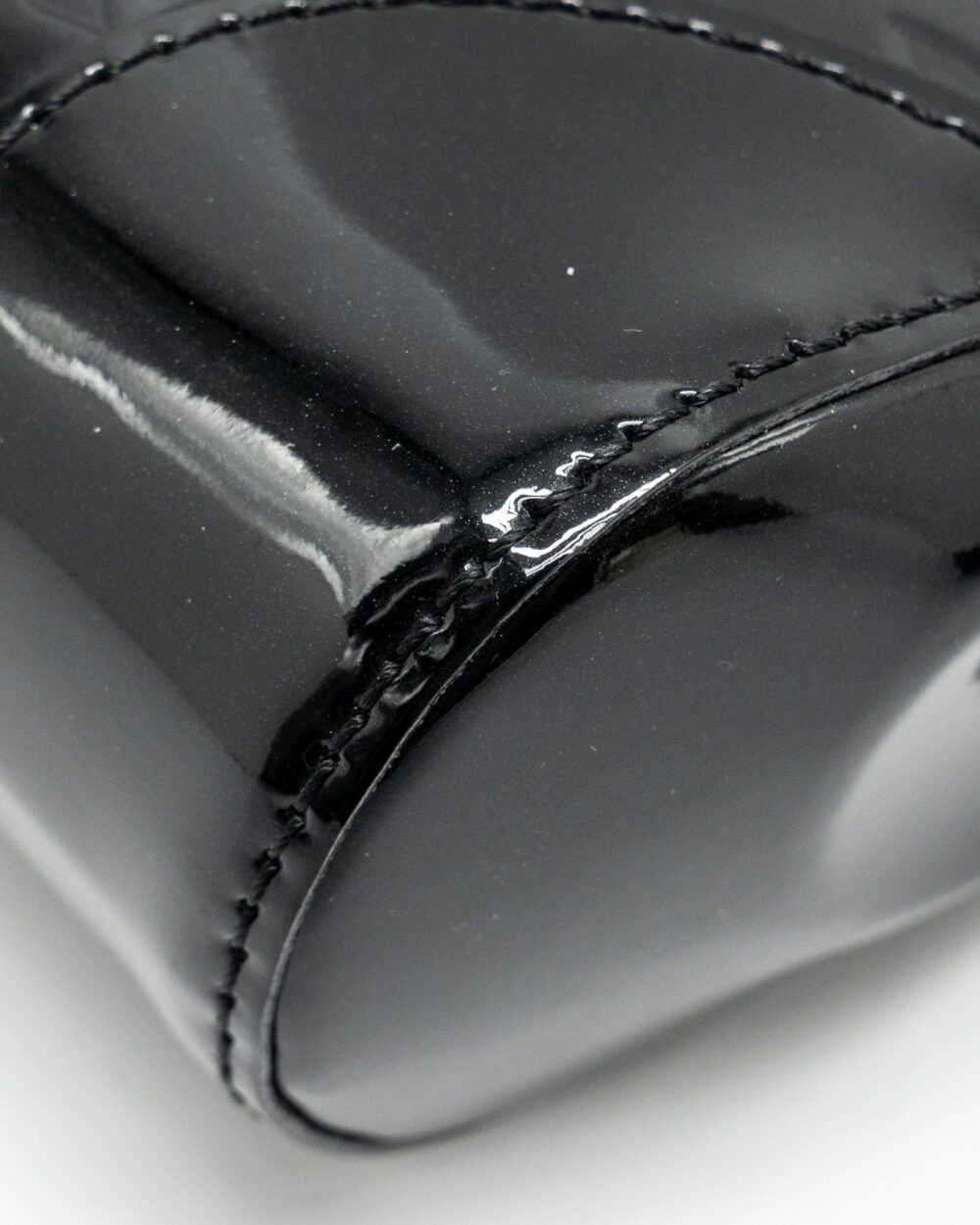 AAA Replica Louis Vuitton LV VERNIS SANTA MONICA CLUTCH PATENT BLACK GHW
