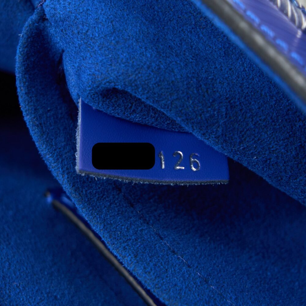 AAA Replica Louis Vuitton LV TWIST PM EPI BLUE SHW