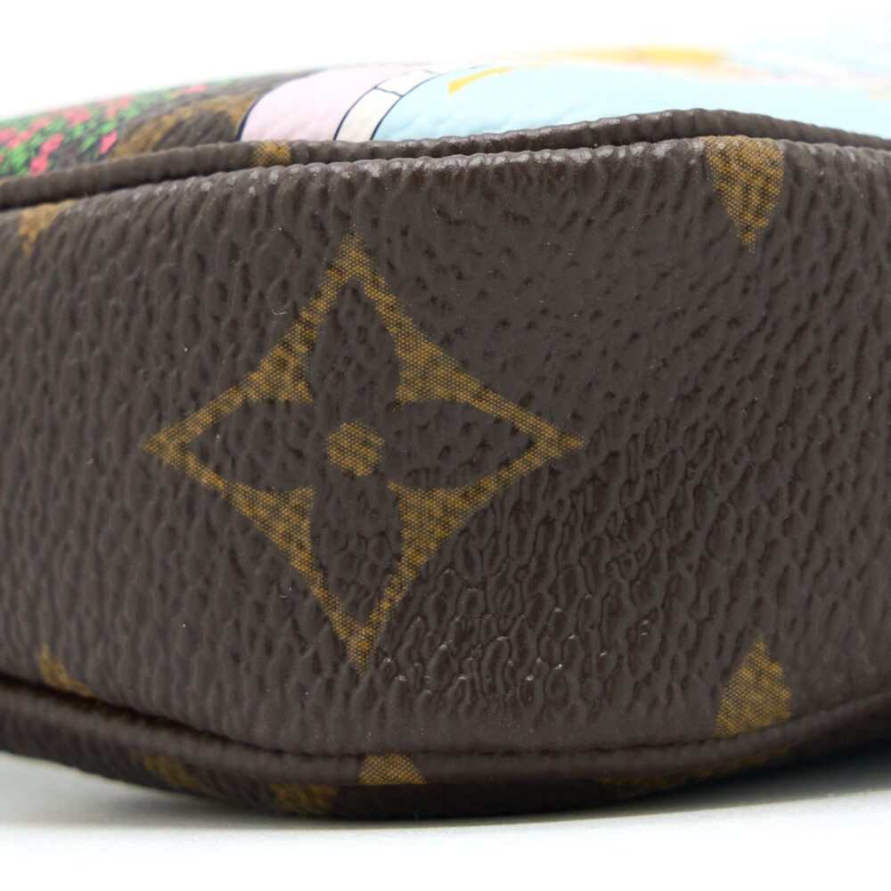 AAA Replica Louis Vuitton LV 2022 CHRISTMAS LIMITED MINI POCHETTE ACCESSORIES MONOGRAM CANVAS SEOUL BOUTIQUE GHW