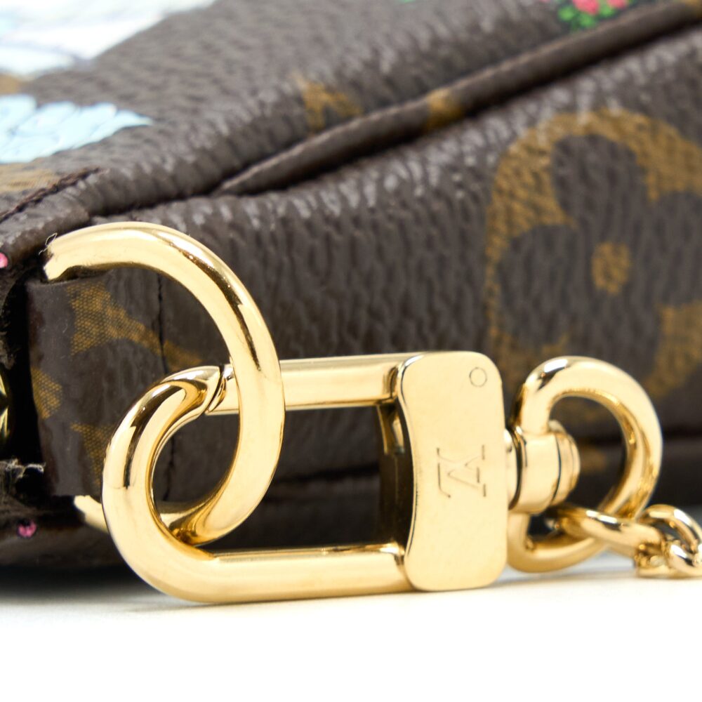 AAA Replica Louis Vuitton LV 2022 CHRISTMAS LIMITED MINI POCHETTE ACCESSORIES MONOGRAM CANVAS SEOUL BOUTIQUE GHW