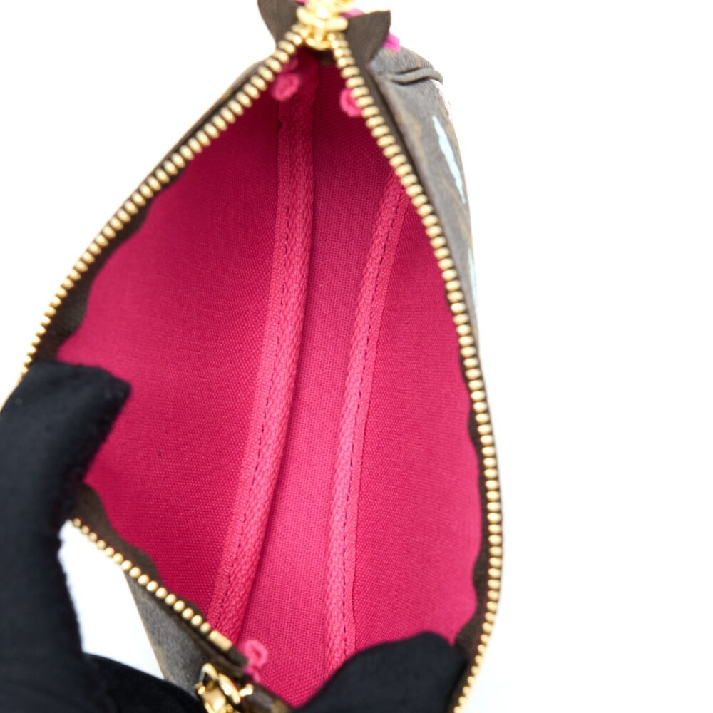 AAA Replica Louis Vuitton LV 2022 CHRISTMAS LIMITED MINI POCHETTE ACCESSORIES MONOGRAM CANVAS SEOUL BOUTIQUE GHW