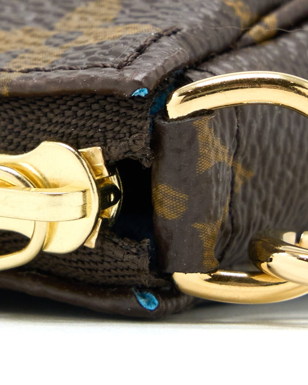 AAA Replica Louis Vuitton LV 2022 CHRISTMAS LIMITED MINI POCHETTE ACCESSORIES MONOGRAM CANVAS TOKYO BOUTIQUE GHW