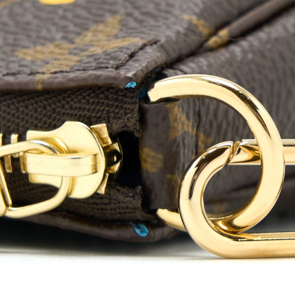 AAA Replica Louis Vuitton LV 2022 CHRISTMAS LIMITED MINI POCHETTE ACCESSORIES MONOGRAM CANVAS TOKYO BOUTIQUE GHW