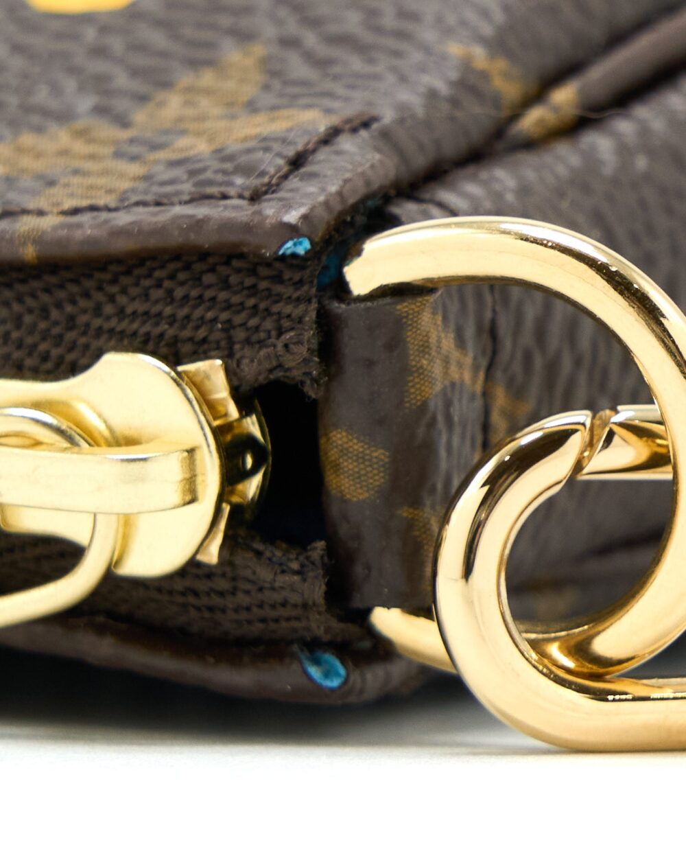 AAA Replica Louis Vuitton LV 2022 CHRISTMAS LIMITED MINI POCHETTE ACCESSORIES MONOGRAM CANVAS TOKYO BOUTIQUE GHW