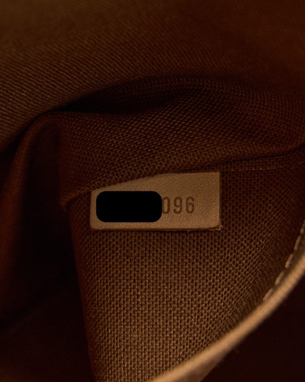 AAA Replica Louis Vuitton LV LOCKIT HORIZONTAL MONOGRAM CANVAS GHW