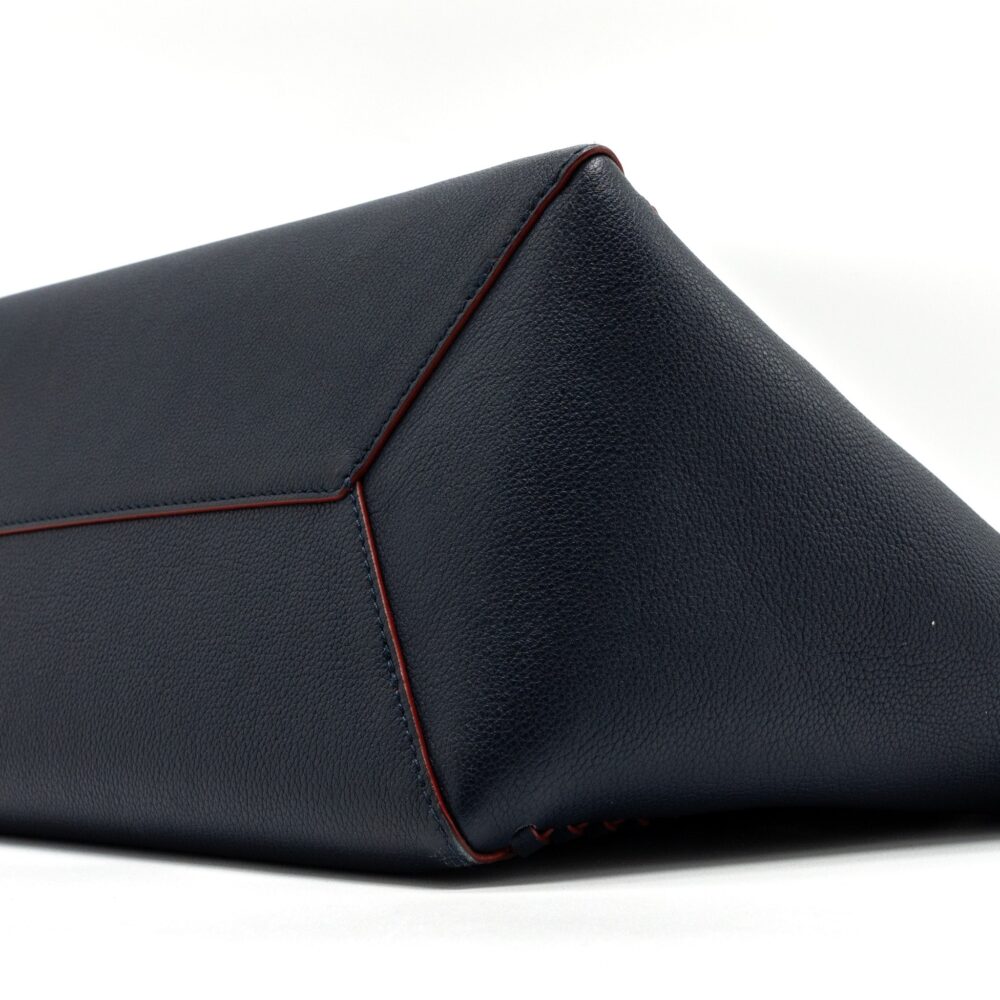 AAA Replica Louis Vuitton LV LOCK ME TOTE BAG CALFSKIN NAVY SHW