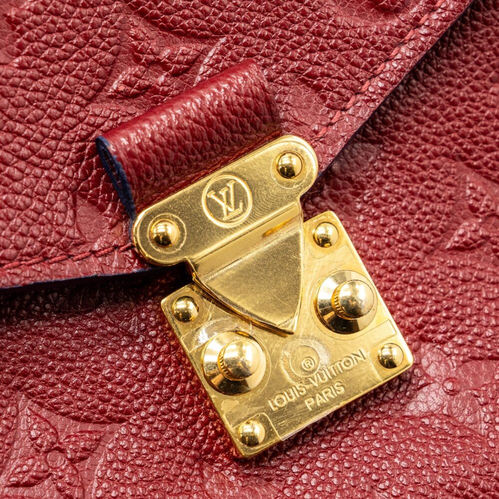AAA Replica Louis Vuitton LV POCHETTE MÉTIS MONOGRAM EMPREINTE RED GHW
