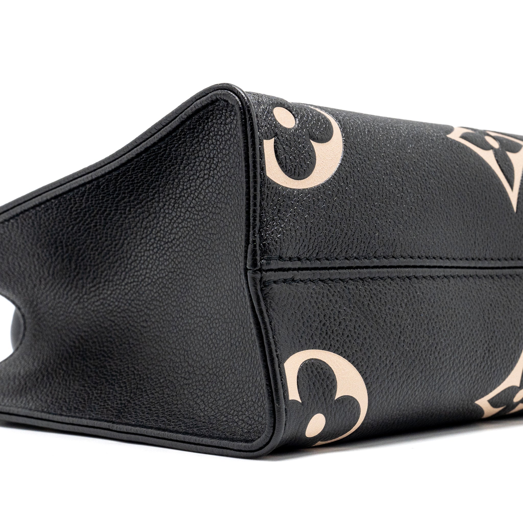 AAA Replica Louis Vuitton LV ONTHEGO PM BICOLOUR MONOGRAM EMPREINTE BLACK GHW