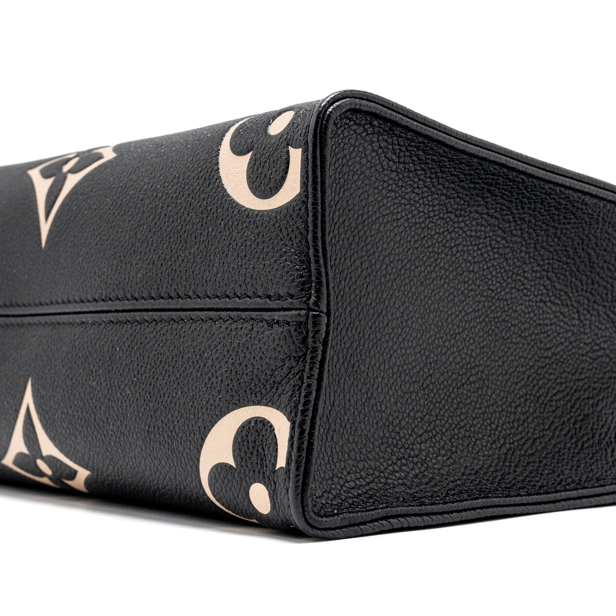 AAA Replica Louis Vuitton LV ONTHEGO PM BICOLOUR MONOGRAM EMPREINTE BLACK GHW
