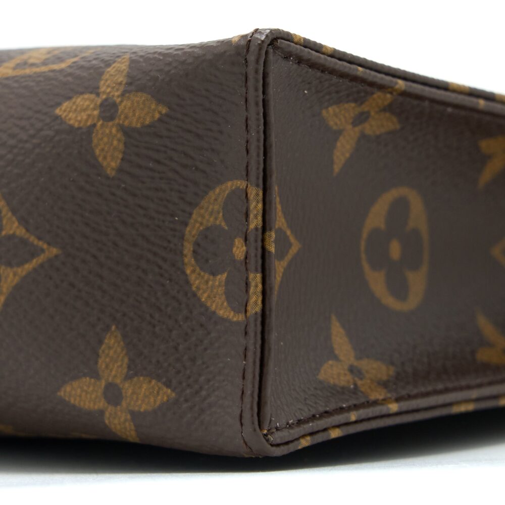 AAA Replica Louis Vuitton LV TOILETRY POCHETTE 26 MONOGRAM CANVAS GHW