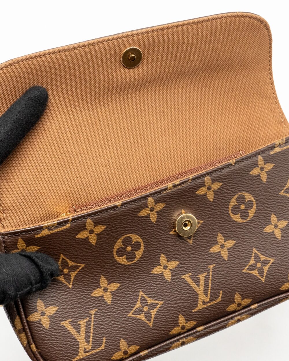 AAA Replica Louis Vuitton LV IVY WALLET ON CHAIN MONOGRAM CANVAS GHW
