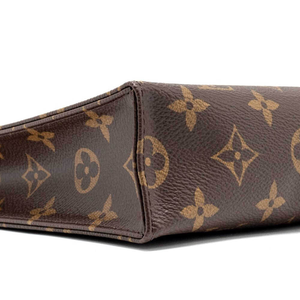 AAA Replica Louis Vuitton LV TOILETRY POCHETTE 26 MONOGRAM CANVAS GHW