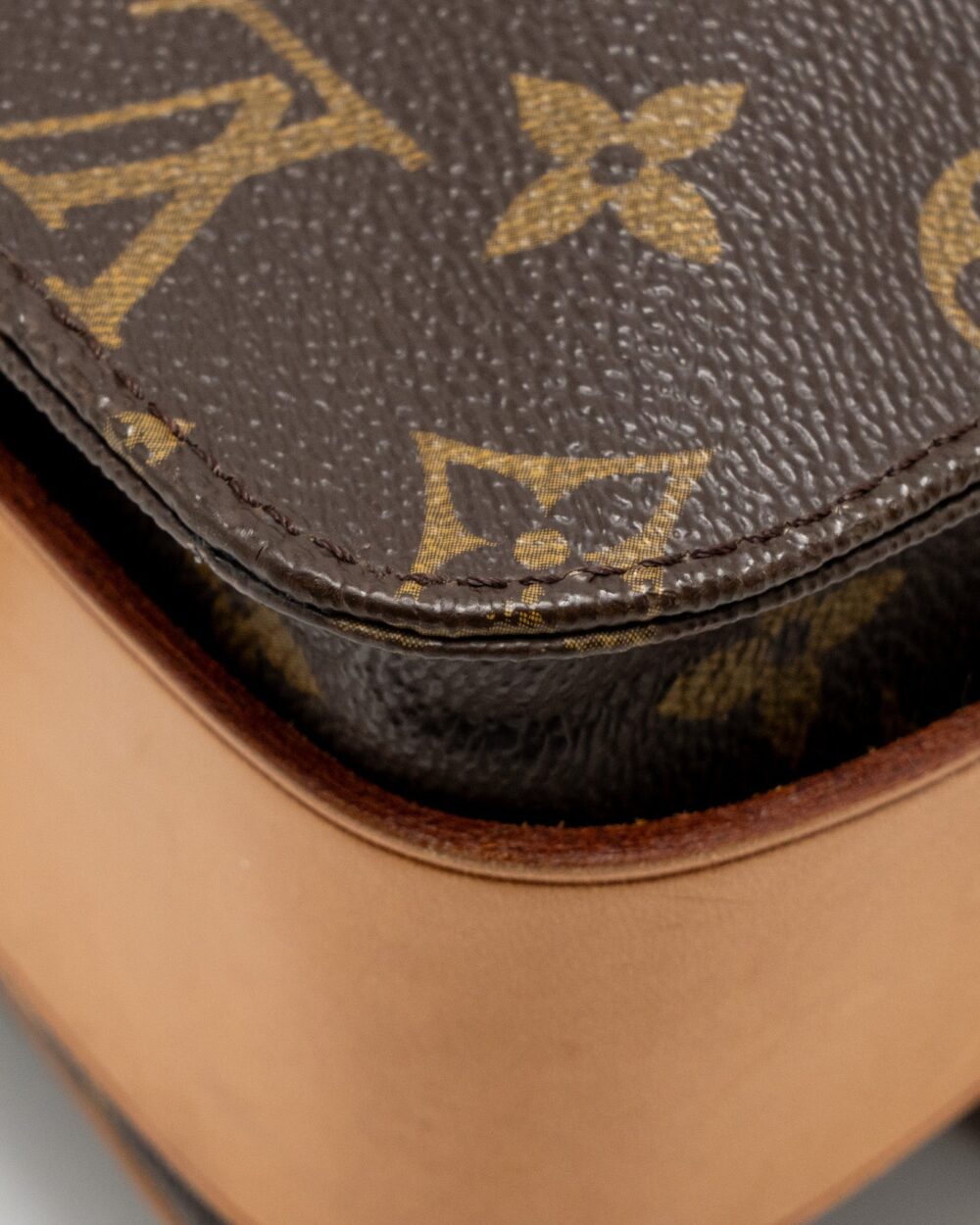 AAA Replica Louis Vuitton LV VINTAGE MESSENGER CROSSBODY BAG MONOGRAM CANVAS GHW