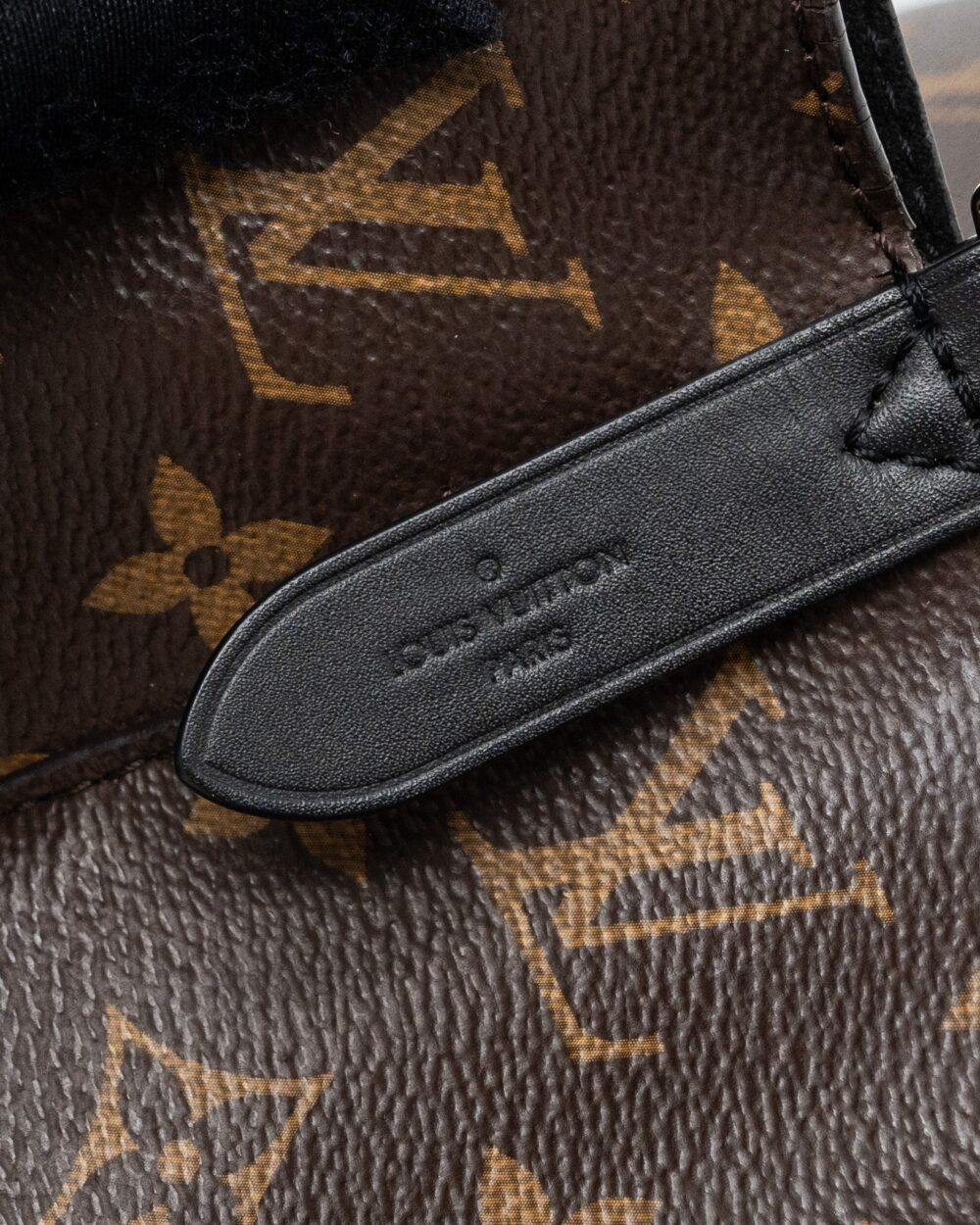 AAA Replica Louis Vuitton LV NEONOE MM MONOGRAM CANVAS BLACK GHW
