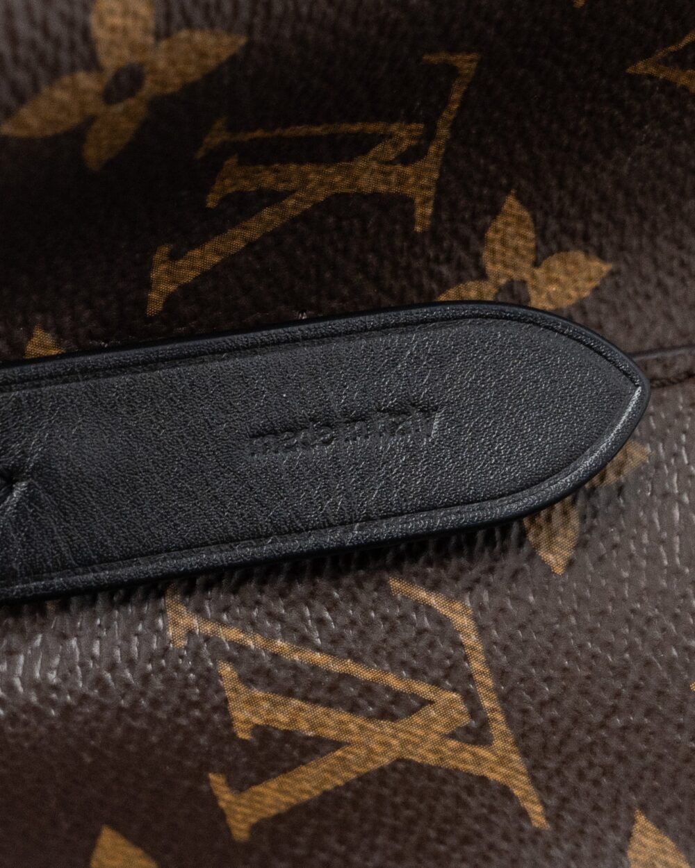AAA Replica Louis Vuitton LV NEONOE MM MONOGRAM CANVAS BLACK GHW