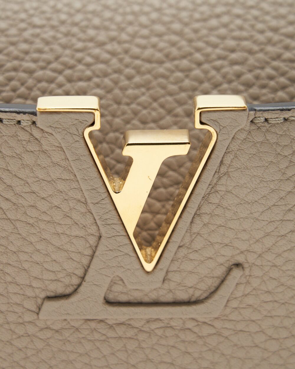 AAA Replica Louis Vuitton LV CAPUCINES BB TAURILLON GALET GHW