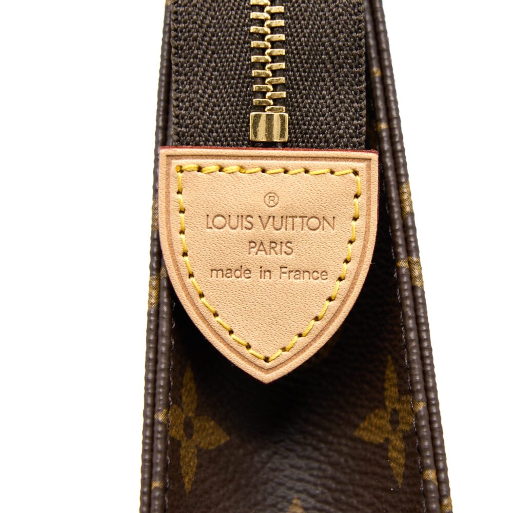 AAA Replica Louis Vuitton LV TOILETRY POCHETTE 26 MONOGRAM CANVAS GHW