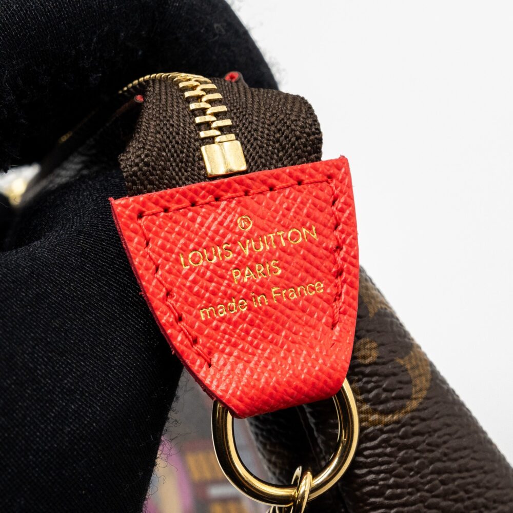 AAA Replica Louis Vuitton LV MINI POCHETTE ACCESSORIES 2021 XMAS LONDON LIMITED EDITION MULTICOLOUR GHW