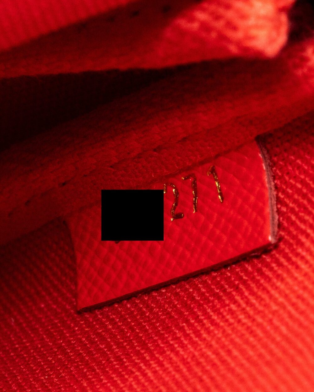 AAA Replica Louis Vuitton LV MINI POCHETTE ACCESSORIES 2021 XMAS LONDON LIMITED EDITION MULTICOLOUR GHW