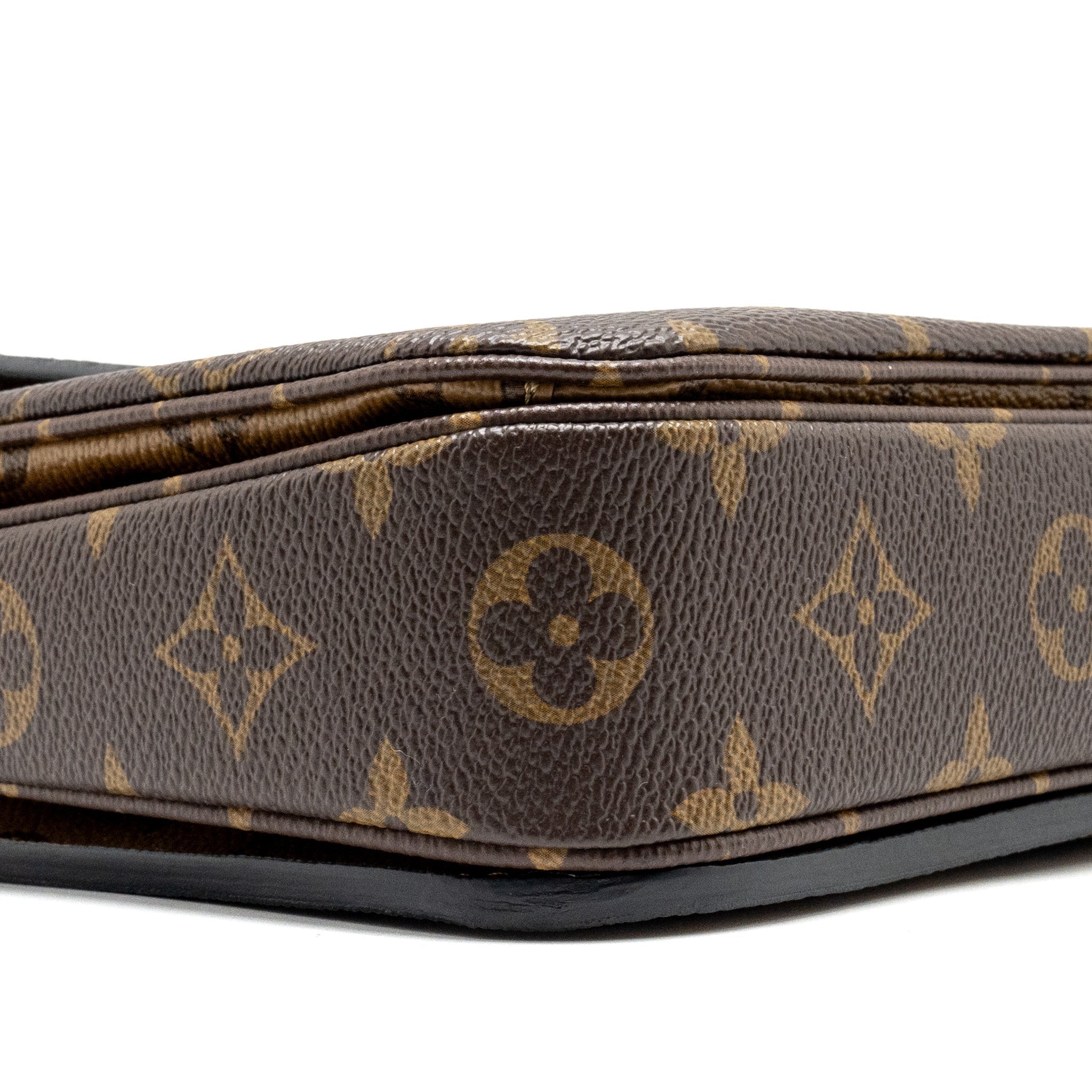 AAA Replica Louis Vuitton LV POCHETTE METIS MONOGRAM REVERSE CANVAS GHW
