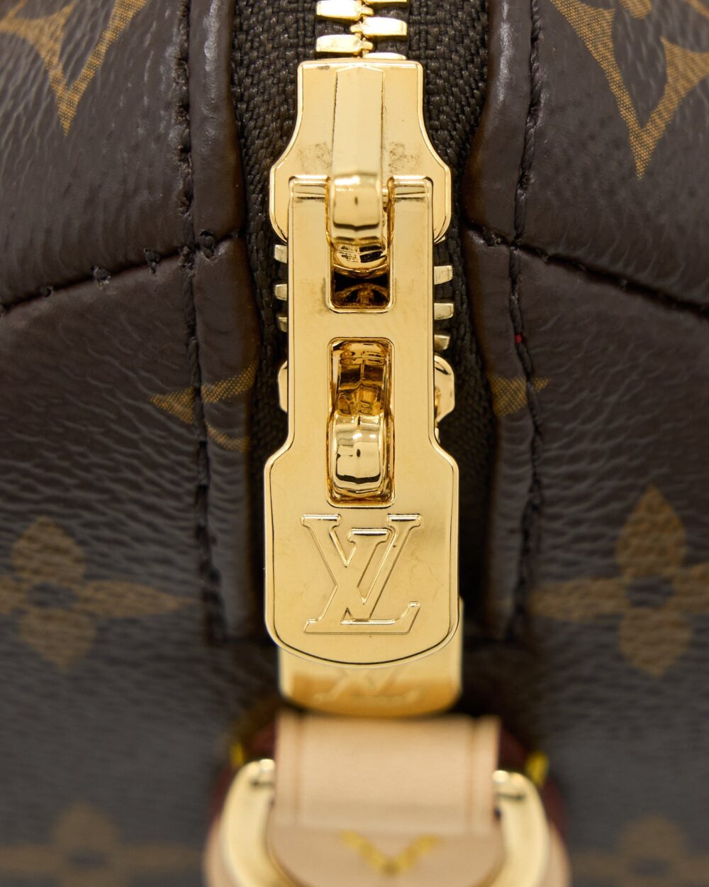 AAA Replica Louis Vuitton LV SPEEDY BANDOULIERE 20 MONOGRAM CANVAS BLACK/MULTICOLOUR STRAP GHW (NEW VERSION)