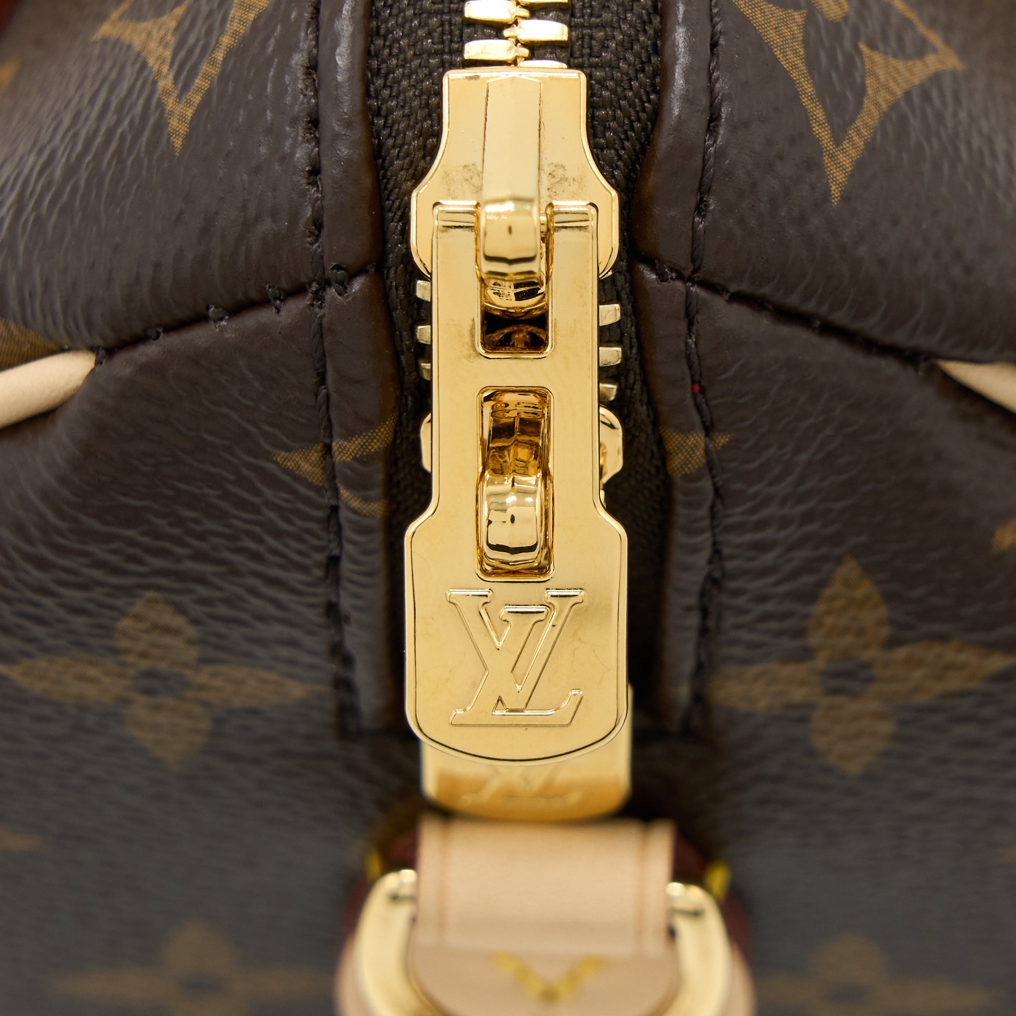 AAA Replica Louis Vuitton LV SPEEDY BANDOULIERE 20 MONOGRAM CANVAS BLACK/MULTICOLOUR STRAP GHW (NEW VERSION)