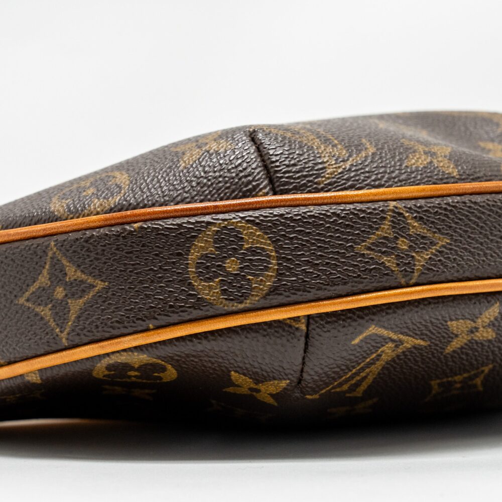 AAA Replica Louis Vuitton LV CROISSANT BAG MONOGRAM CANVAS GHW