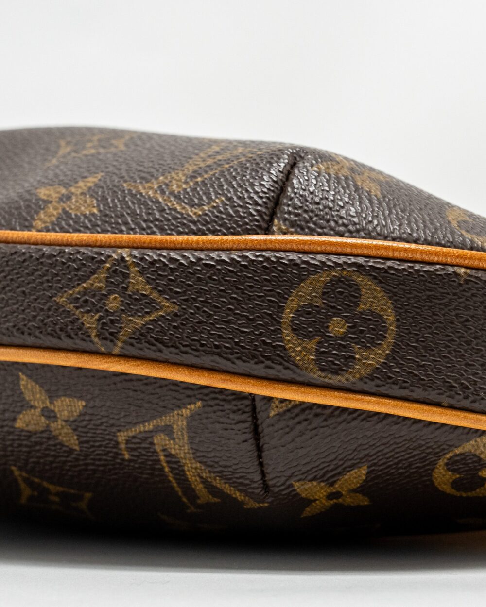 AAA Replica Louis Vuitton LV CROISSANT BAG MONOGRAM CANVAS GHW 