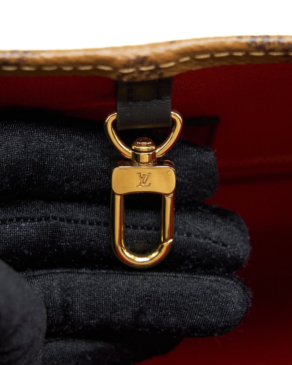 AAA Replica Louis Vuitton LV ON THE GO MM MONOGRAM REVERSE CANVAS GHW