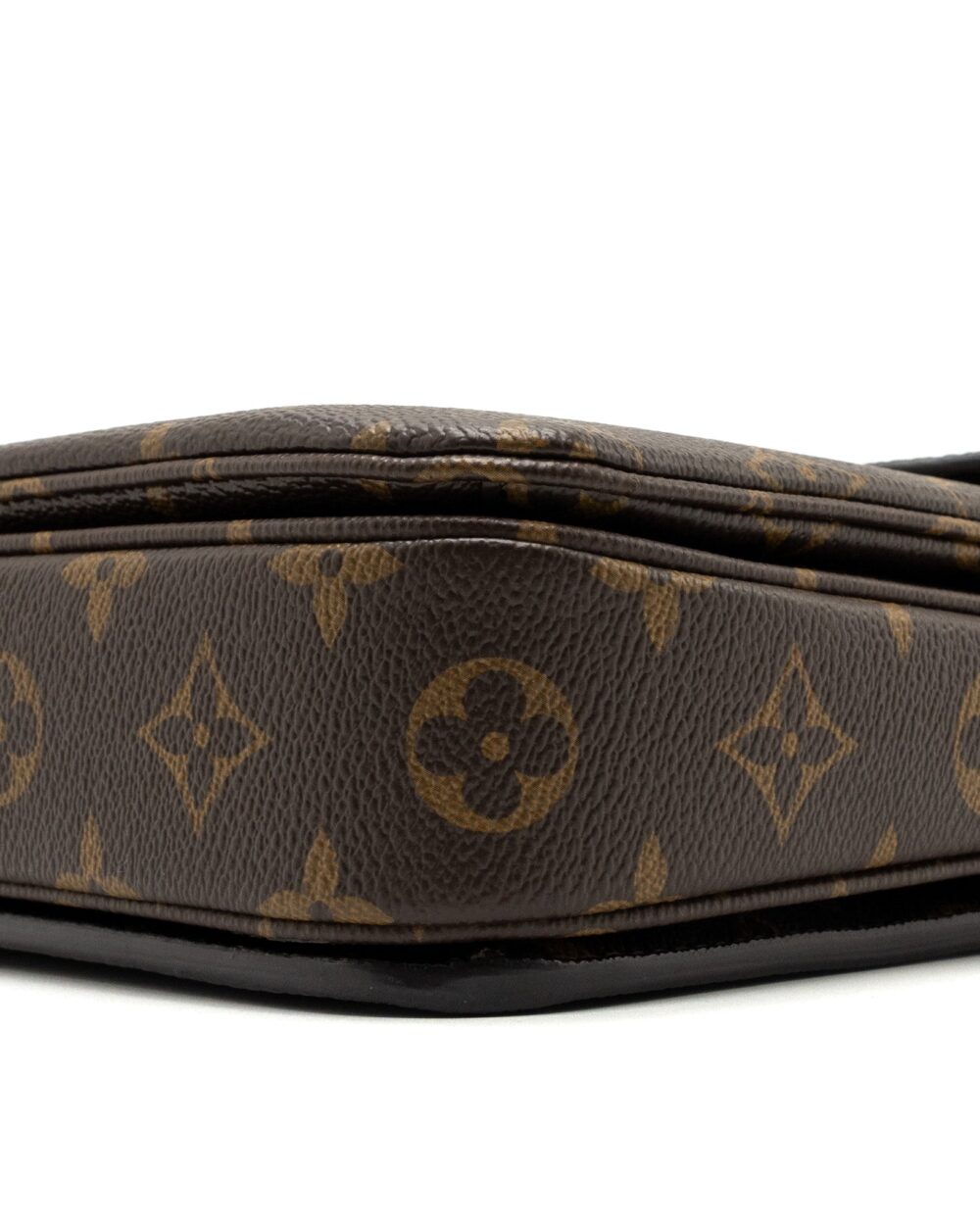 AAA Replica Louis Vuitton LV POCHETTE MÉTIS MONOGRAM CANVAS GHW
