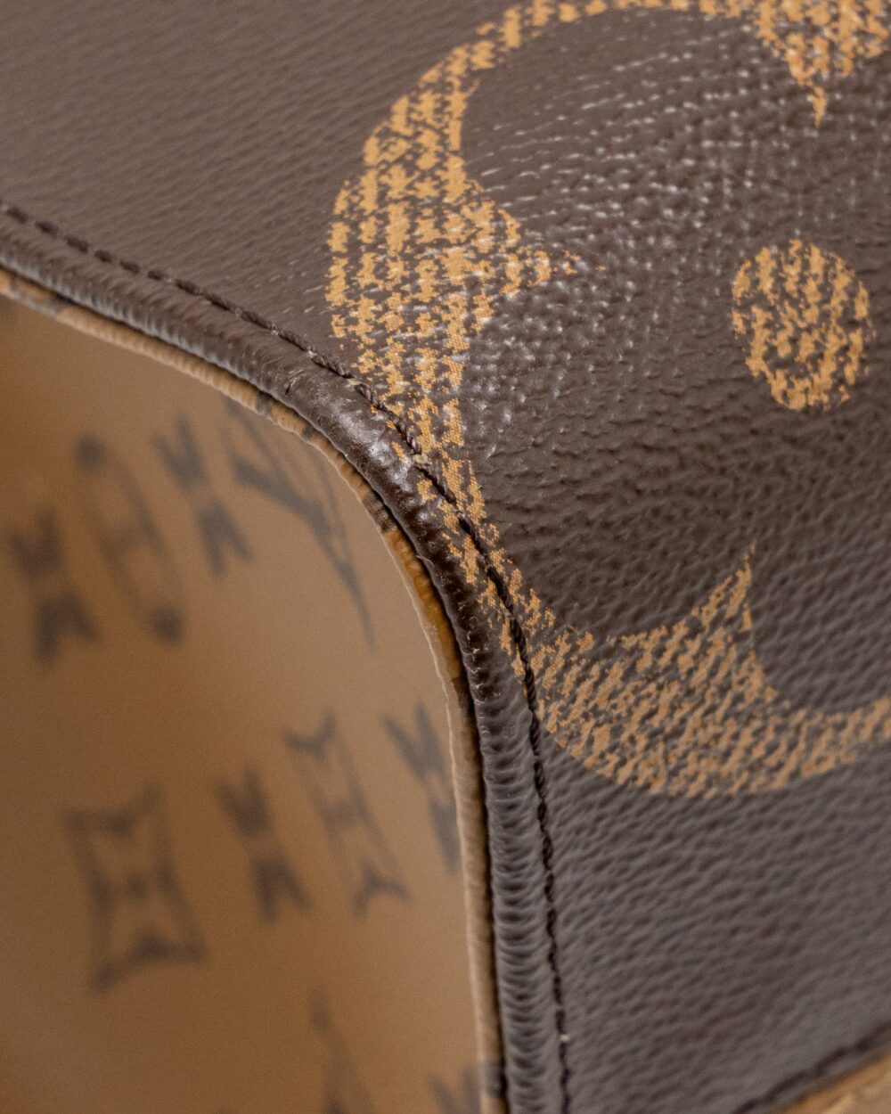AAA Replica Louis Vuitton LV ONTHEGO MM MONOGRAM CANVAS GHW
