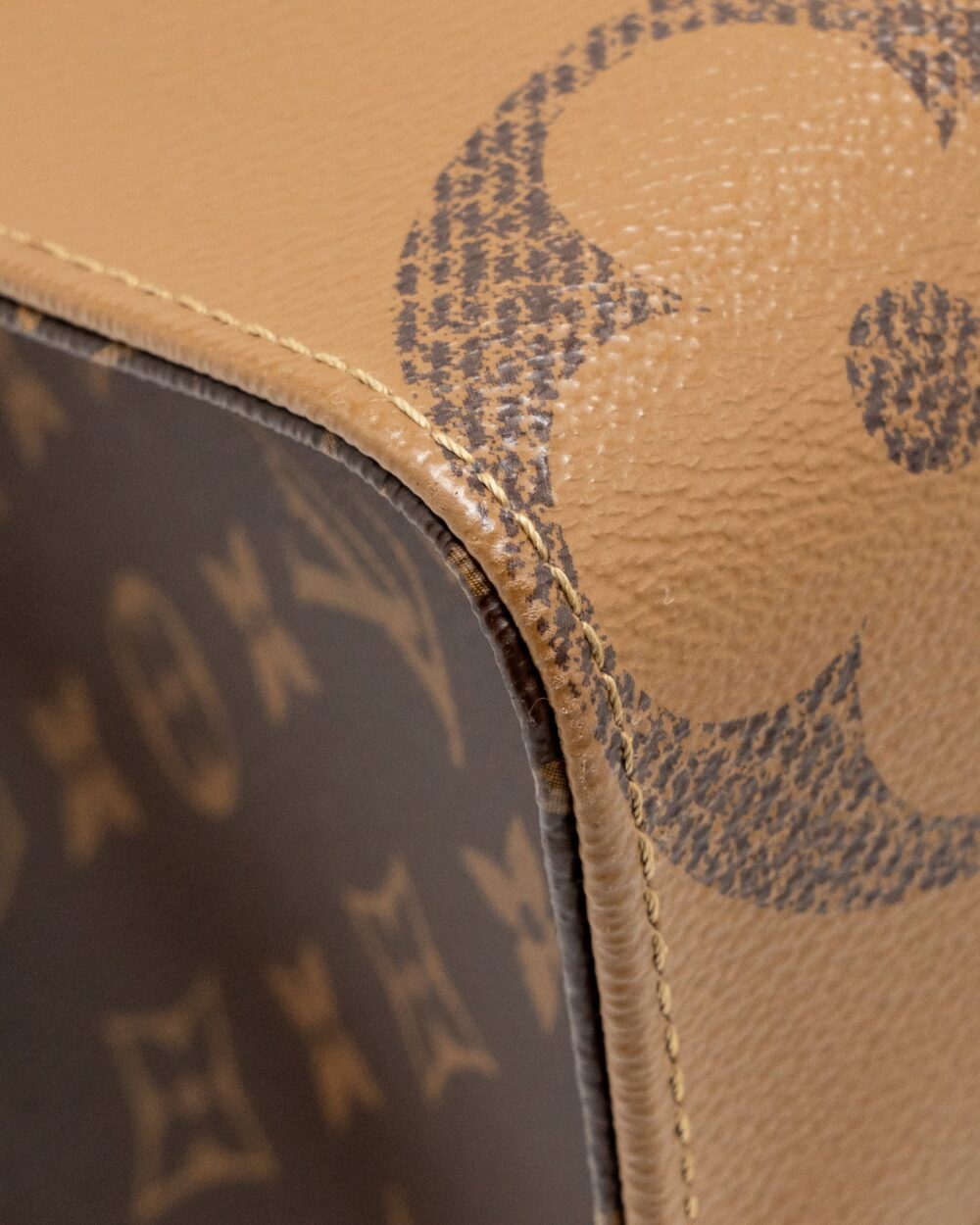 AAA Replica Louis Vuitton LV ONTHEGO MM MONOGRAM CANVAS GHW