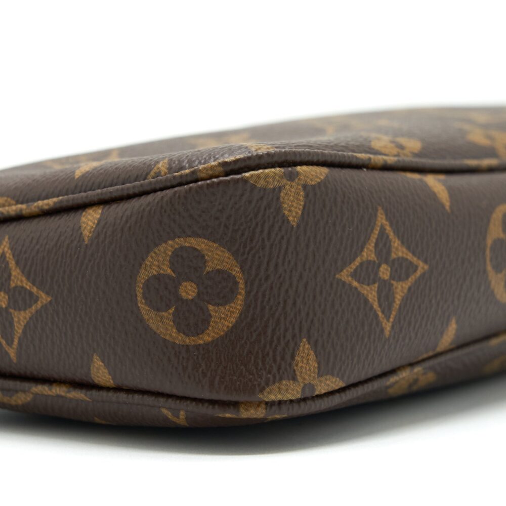 AAA Replica Louis Vuitton LV POCHETTE ACCESSORIES MONOGRAM CANVAS GHW