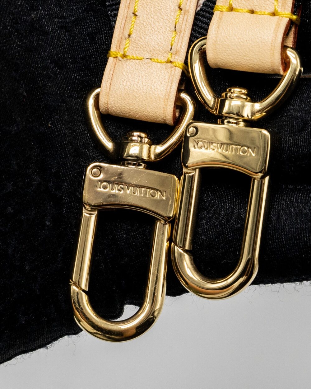 AAA Replica Louis Vuitton LV SPEEDY BANDOULIERE 20 MONOGRAM CANVAS GHW (NEW VERSION)